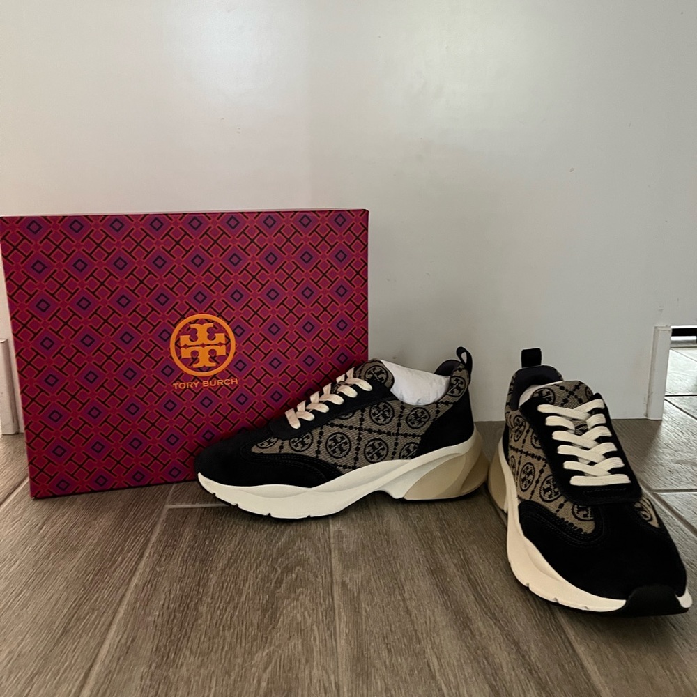 NWT Tory Burch navy monogram sneakers